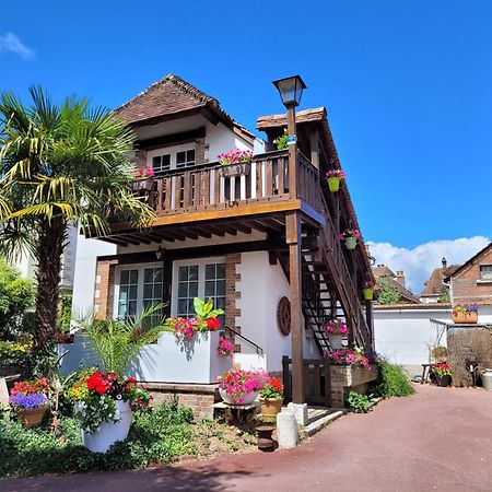 Gite Le Balcon Flaubert Forges-les-Eaux Eksteriør billede