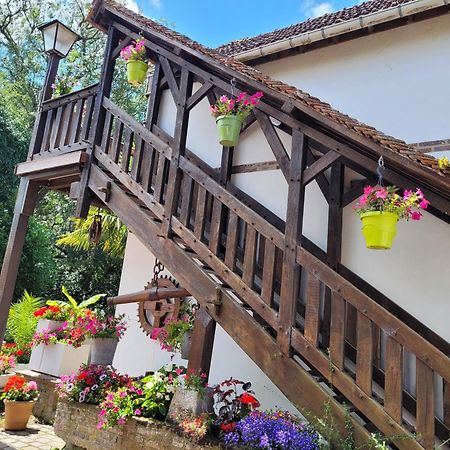 Gite Le Balcon Flaubert Forges-les-Eaux Eksteriør billede