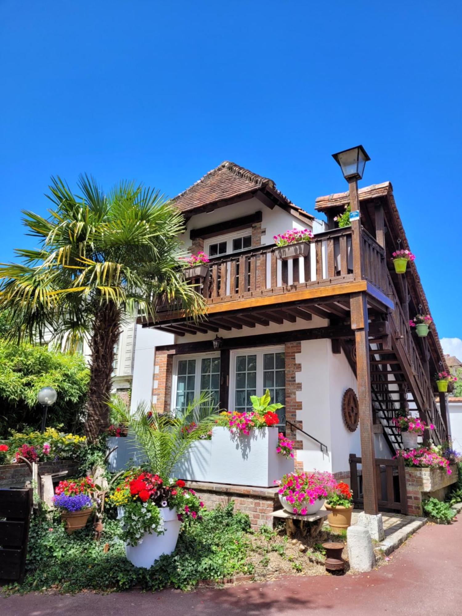 Gite Le Balcon Flaubert Forges-les-Eaux Eksteriør billede